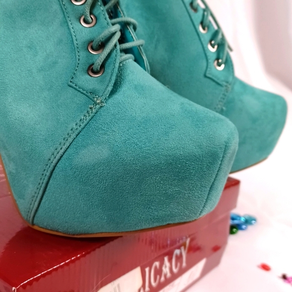 DELICACY Teal Mint Shoeboots NWT Lucie ckesr heel - Picture 9 of 9